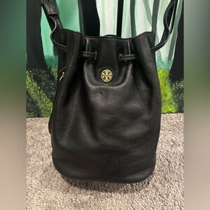 TORY BURCH Bucket black bag